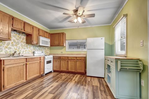 Tiny photo for 6724 W 174th Street, Tinley Park, IL 60477 (MLS # 12585623)