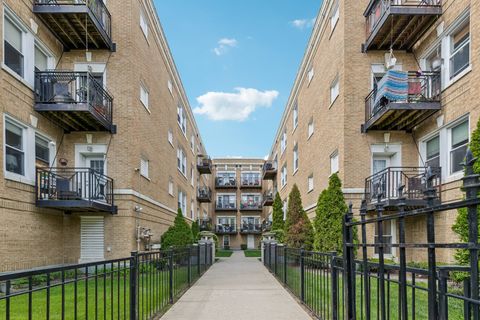 Photo of 4906 N Drake Avenue #3, Chicago, IL 60625 (MLS # 12461223)