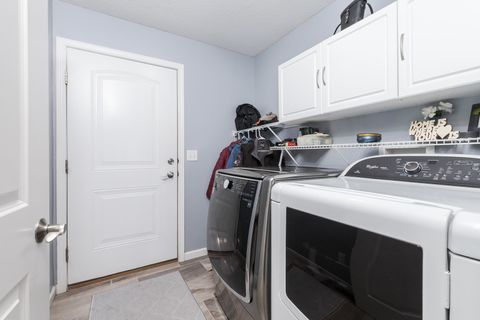 Tiny photo for 212 Springdale Avenue, Bloomington, IL 61704 (MLS # 12618125)