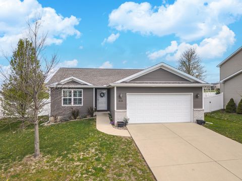 Photo of 212 Springdale Avenue, Bloomington, IL 61704 (MLS # 12618125)