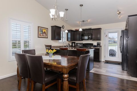 Tiny photo for 212 Springdale Avenue, Bloomington, IL 61704 (MLS # 12618125)