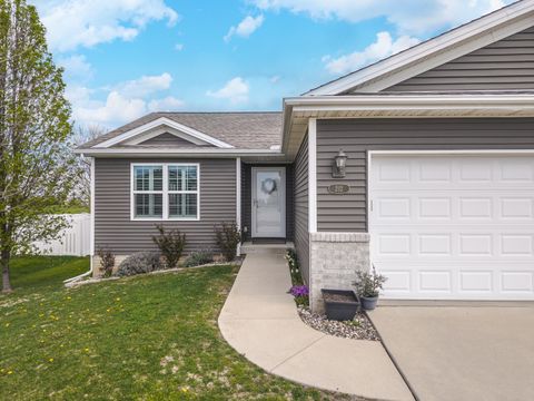 Tiny photo for 212 Springdale Avenue, Bloomington, IL 61704 (MLS # 12618125)