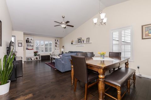 Tiny photo for 212 Springdale Avenue, Bloomington, IL 61704 (MLS # 12618125)