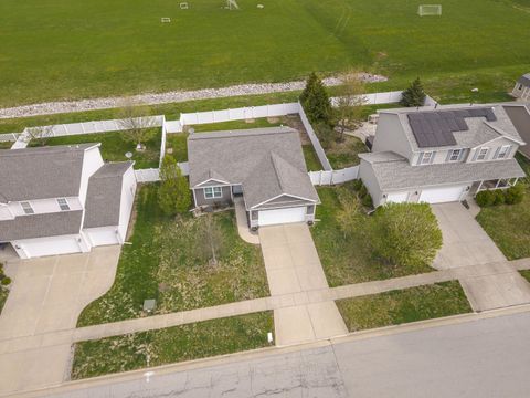 Tiny photo for 212 Springdale Avenue, Bloomington, IL 61704 (MLS # 12618125)