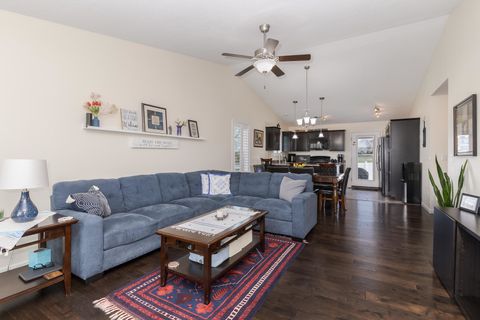 Tiny photo for 212 Springdale Avenue, Bloomington, IL 61704 (MLS # 12618125)