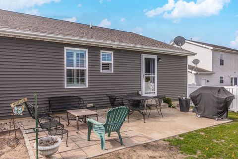 Tiny photo for 212 Springdale Avenue, Bloomington, IL 61704 (MLS # 12618125)