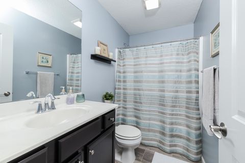 Tiny photo for 212 Springdale Avenue, Bloomington, IL 61704 (MLS # 12618125)