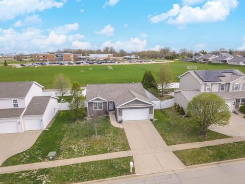 Tiny photo for 212 Springdale Avenue, Bloomington, IL 61704 (MLS # 12618125)