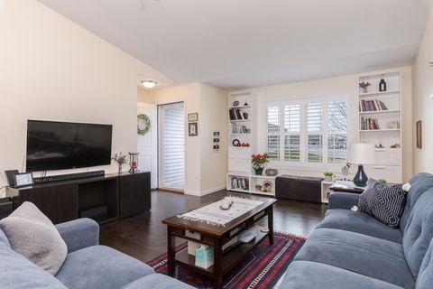 Tiny photo for 212 Springdale Avenue, Bloomington, IL 61704 (MLS # 12618125)