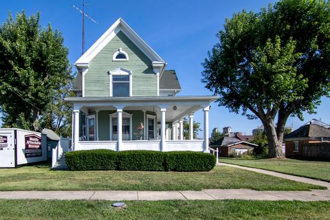 Photo of 105 W Dorion Street, Beaverville, IL 60912 (MLS # 12475310) Photo of 105 W Dorion Street, Beaverville, IL 60912 (MLS # 12475310)