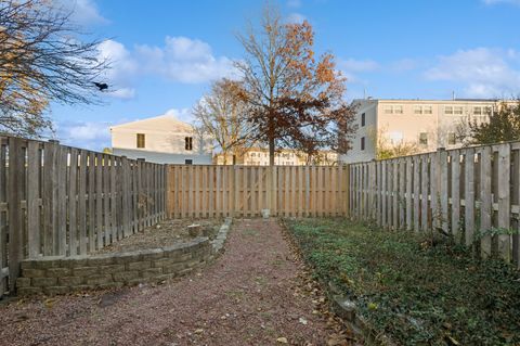 Tiny photo for 923 Banbury Court, Schaumburg, IL 60194 (MLS # 12510825)