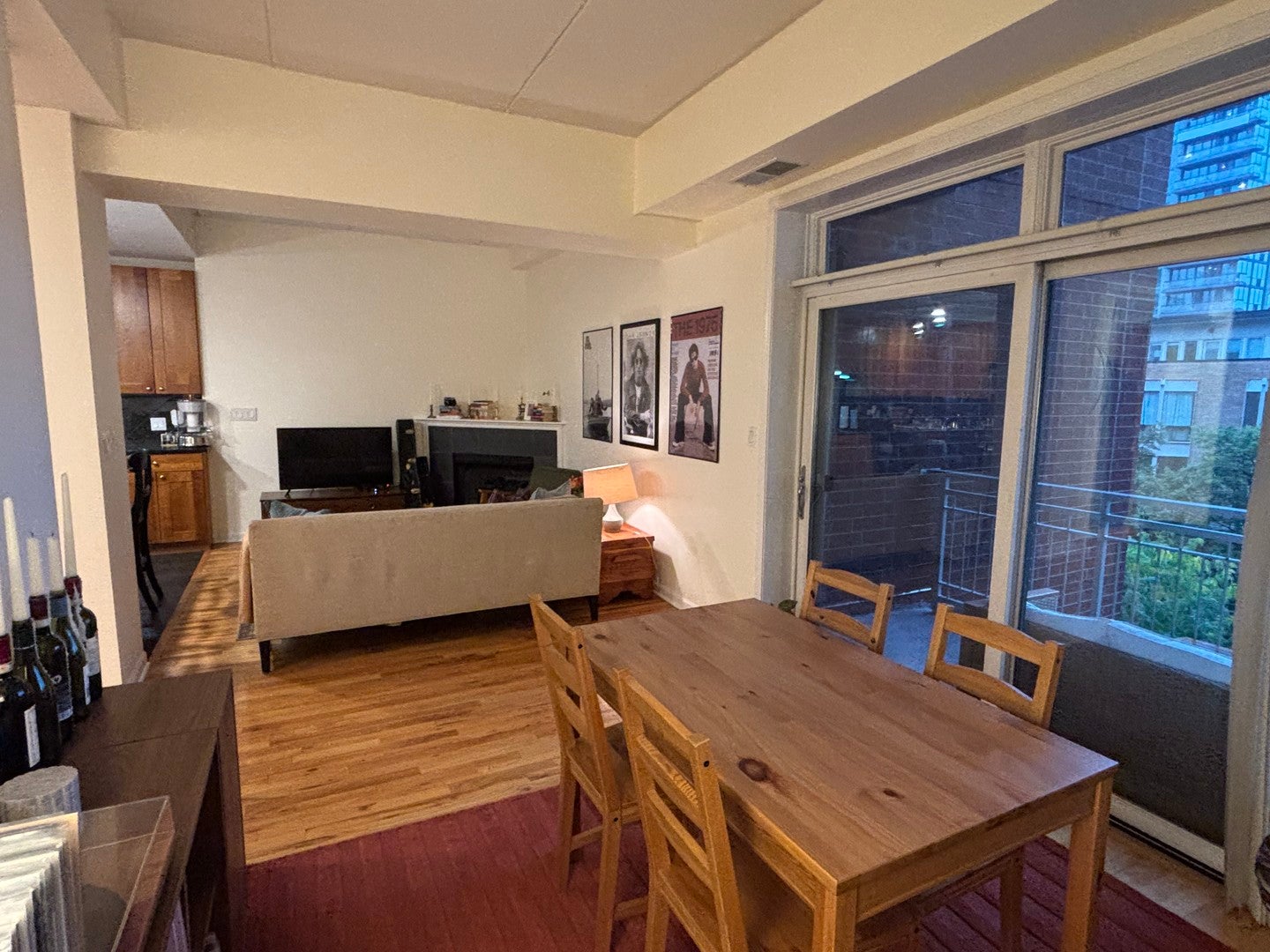 657 W Fulton Street 413