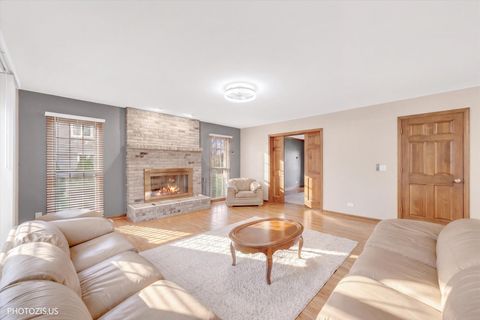 Tiny photo for 943 W Bailey Road, Naperville, IL 60565 (MLS # 12622523)