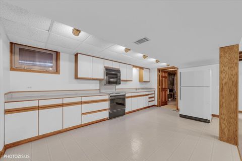 Tiny photo for 943 W Bailey Road, Naperville, IL 60565 (MLS # 12622523)