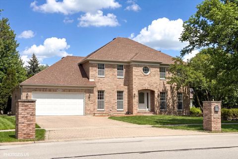Photo of 943 W Bailey Road, Naperville, IL 60565 (MLS # 12622523)