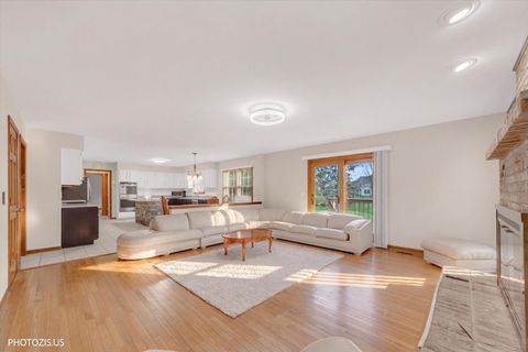 Tiny photo for 943 W Bailey Road, Naperville, IL 60565 (MLS # 12622523)