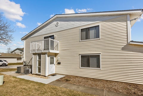 Photo of 717 Whitesail Drive #717, Schaumburg, IL 60194 (MLS # 12666699)