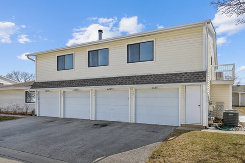 Tiny photo for 717 Whitesail Drive #717, Schaumburg, IL 60194 (MLS # 12666699)