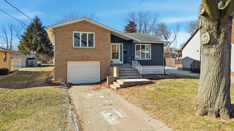 Tiny photo for 722 9th Avenue, Rock Falls, IL 61071 (MLS # 12635929)