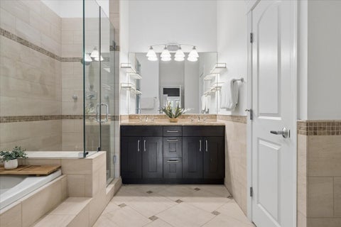 Tiny photo for 1423 W BELMONT Avenue #4, Chicago, IL 60657 (MLS # 12720277)