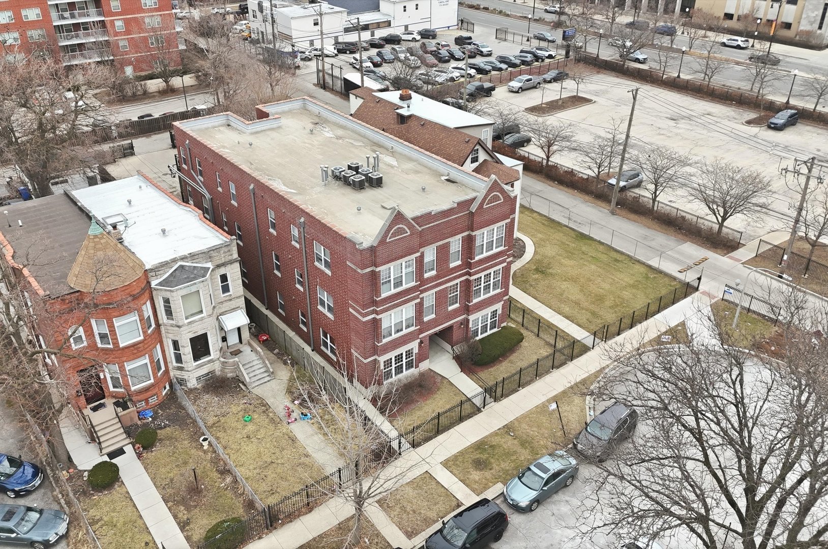 25 N Menard Avenue 2S