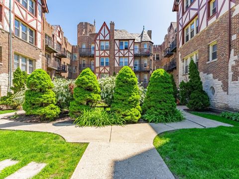 Photo of 5717 N Kimball Avenue #2N, Chicago, IL 60659 (MLS # 12547196)