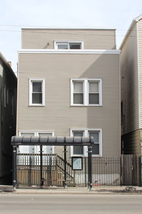 2455 N Ashland Avenue 3 Chicago IL 60614