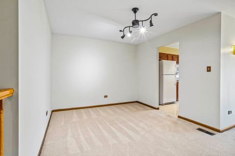 Tiny photo for 5835 Doe Circle #8, Westmont, IL 60559 (MLS # 12510999)