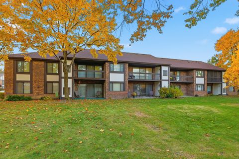 Tiny photo for 5835 Doe Circle #8, Westmont, IL 60559 (MLS # 12510999)