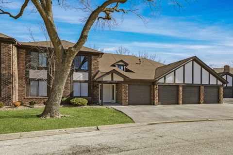 Photo of 5835 Doe Circle #8, Westmont, IL 60559 (MLS # 12510999)