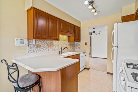 Tiny photo for 5835 Doe Circle #8, Westmont, IL 60559 (MLS # 12510999)