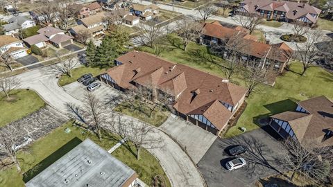 Tiny photo for 5835 Doe Circle #8, Westmont, IL 60559 (MLS # 12510999)