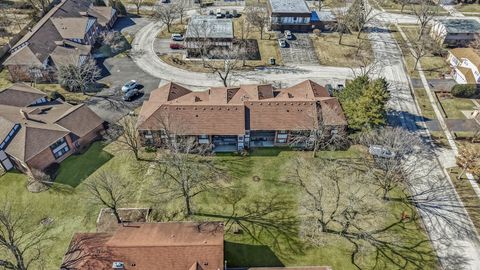 Tiny photo for 5835 Doe Circle #8, Westmont, IL 60559 (MLS # 12510999)