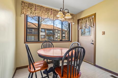 Tiny photo for 5835 Doe Circle #8, Westmont, IL 60559 (MLS # 12510999)