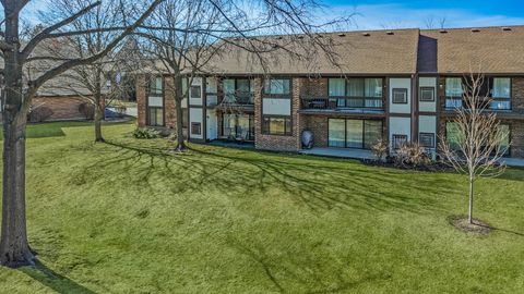 Tiny photo for 5835 Doe Circle #8, Westmont, IL 60559 (MLS # 12510999)