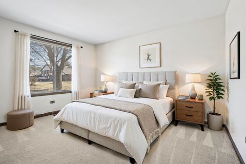 Tiny photo for 5835 Doe Circle #8, Westmont, IL 60559 (MLS # 12510999)