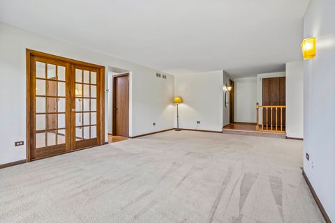 Tiny photo for 5835 Doe Circle #8, Westmont, IL 60559 (MLS # 12510999)