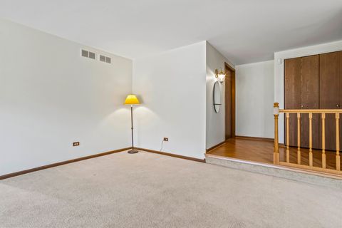 Tiny photo for 5835 Doe Circle #8, Westmont, IL 60559 (MLS # 12510999)