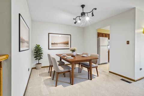 Tiny photo for 5835 Doe Circle #8, Westmont, IL 60559 (MLS # 12510999)