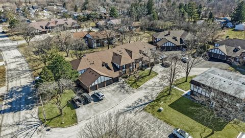 Tiny photo for 5835 Doe Circle #8, Westmont, IL 60559 (MLS # 12510999)