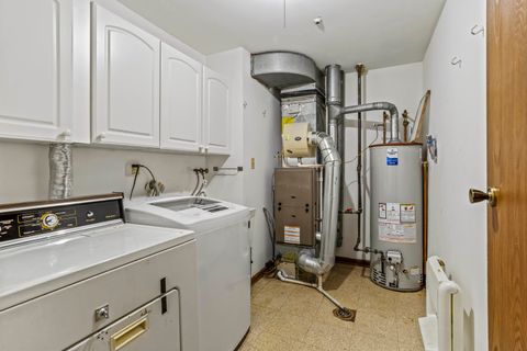 Tiny photo for 5835 Doe Circle #8, Westmont, IL 60559 (MLS # 12510999)