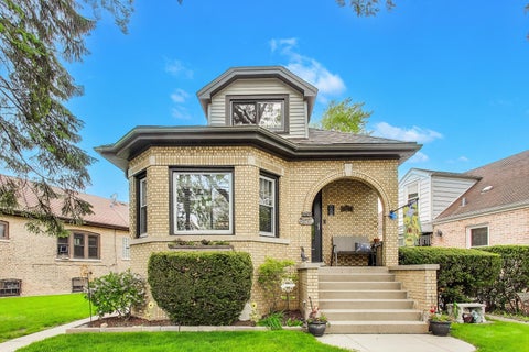 Photo of 6732 W Rascher Avenue, Chicago, IL 60656 (MLS # 12647239)