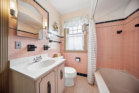 Tiny photo for 6631 N Caldwell Avenue, Chicago, IL 60646 (MLS # 12750014)