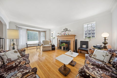 Tiny photo for 6631 N Caldwell Avenue, Chicago, IL 60646 (MLS # 12750014)