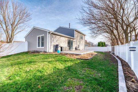 Tiny photo for 1754 Hemlock Drive, Glendale Heights, IL 60139 (MLS # 12574075)