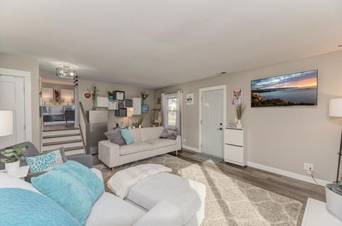 Tiny photo for 1754 Hemlock Drive, Glendale Heights, IL 60139 (MLS # 12574075)