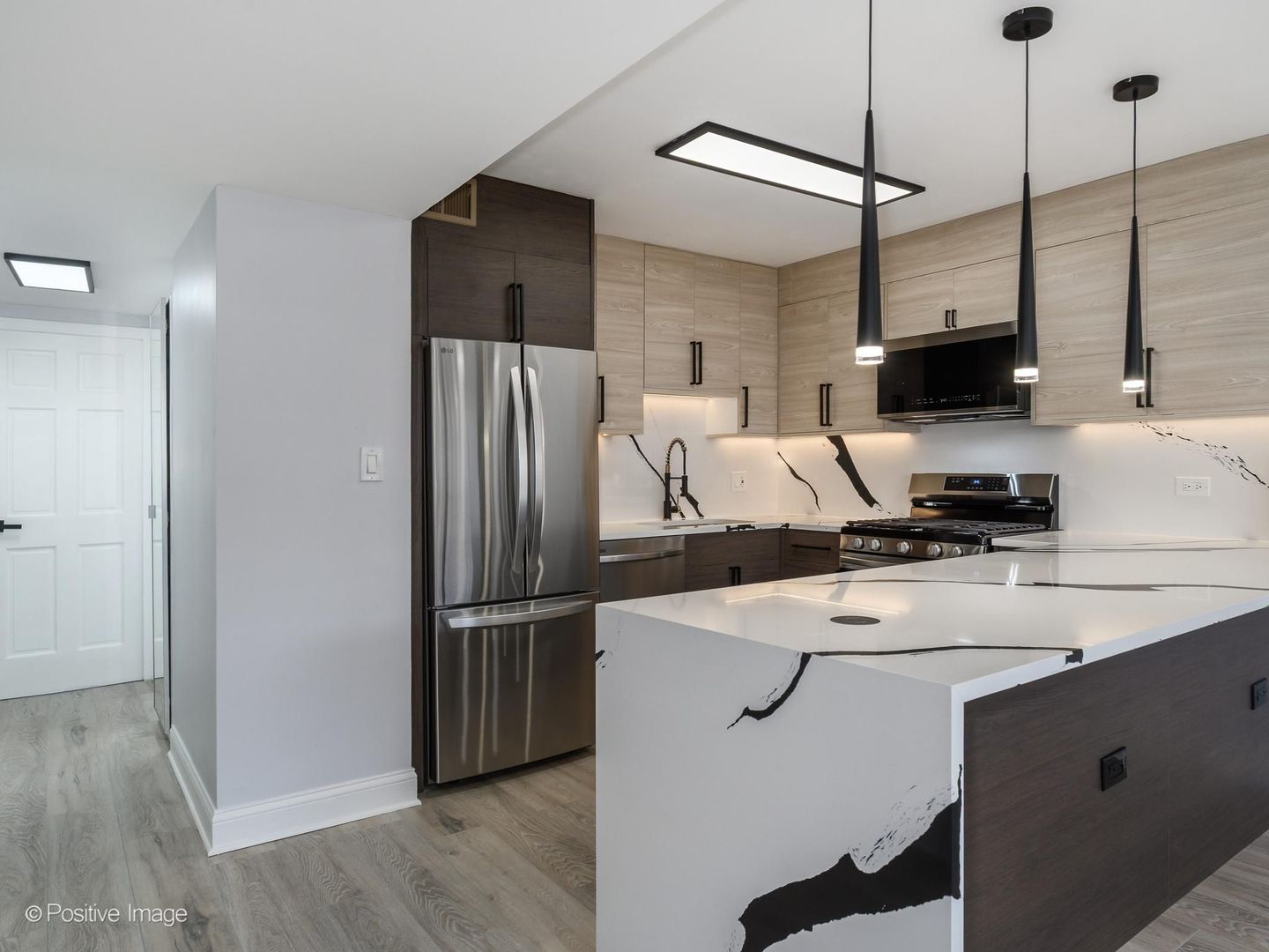 3950 N Lake Shore Drive 2125
