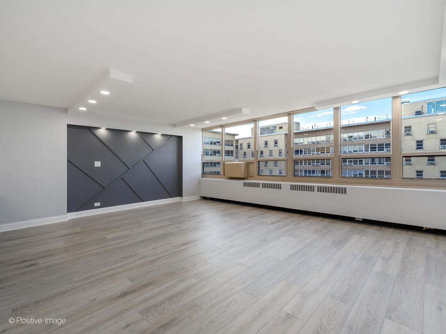 3950 N Lake Shore Drive 2125