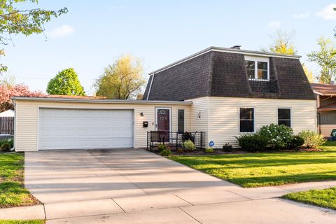 124 Mattek Avenue DeKalb IL 60115