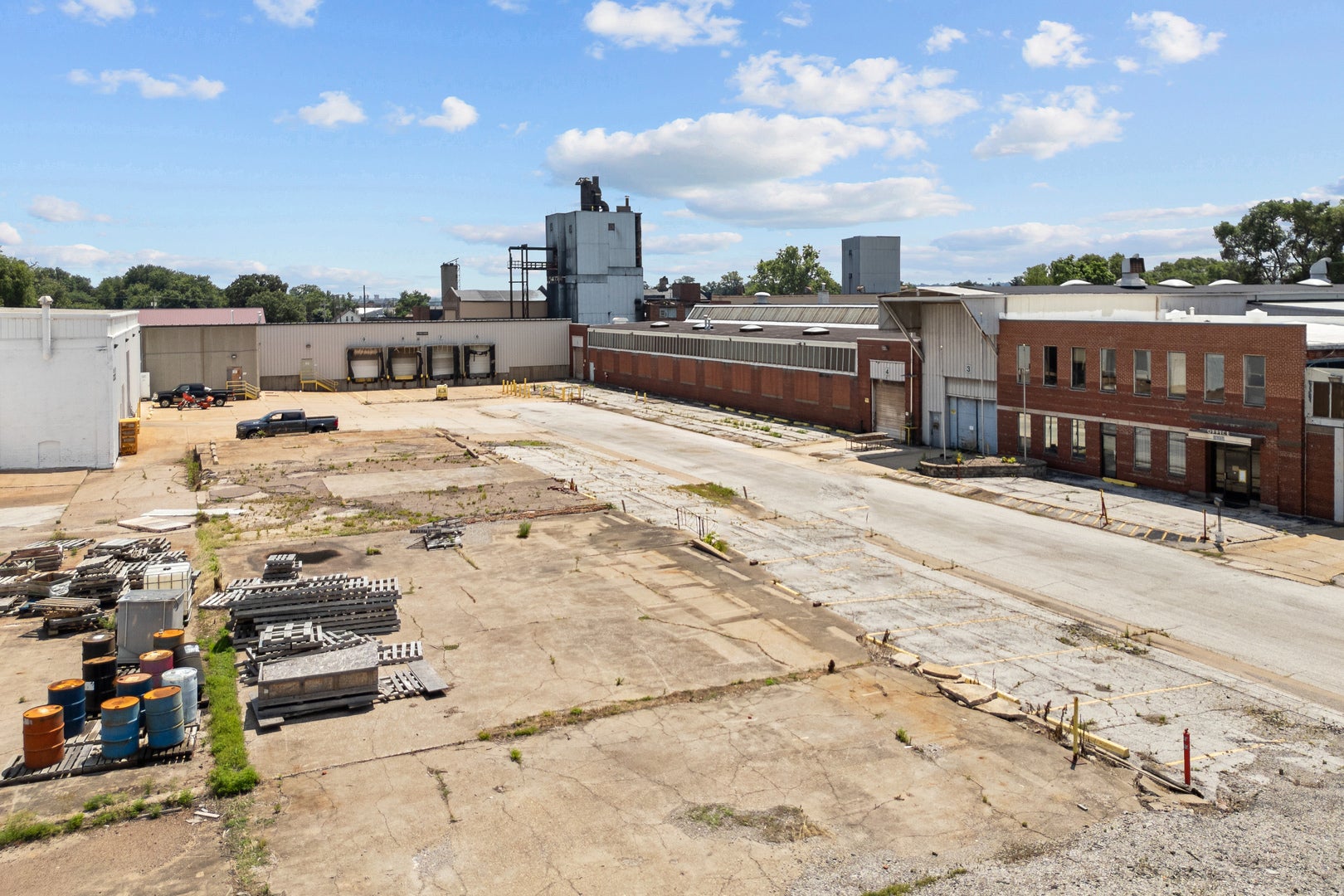 1833 W 2Nd St, Davenport, IA 52802